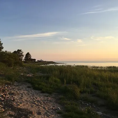 מלון Luotsihotelli - Arctic Lighthouse