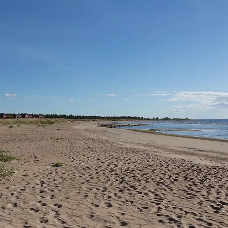 מלון Luotsihotelli - Arctic Lighthouse